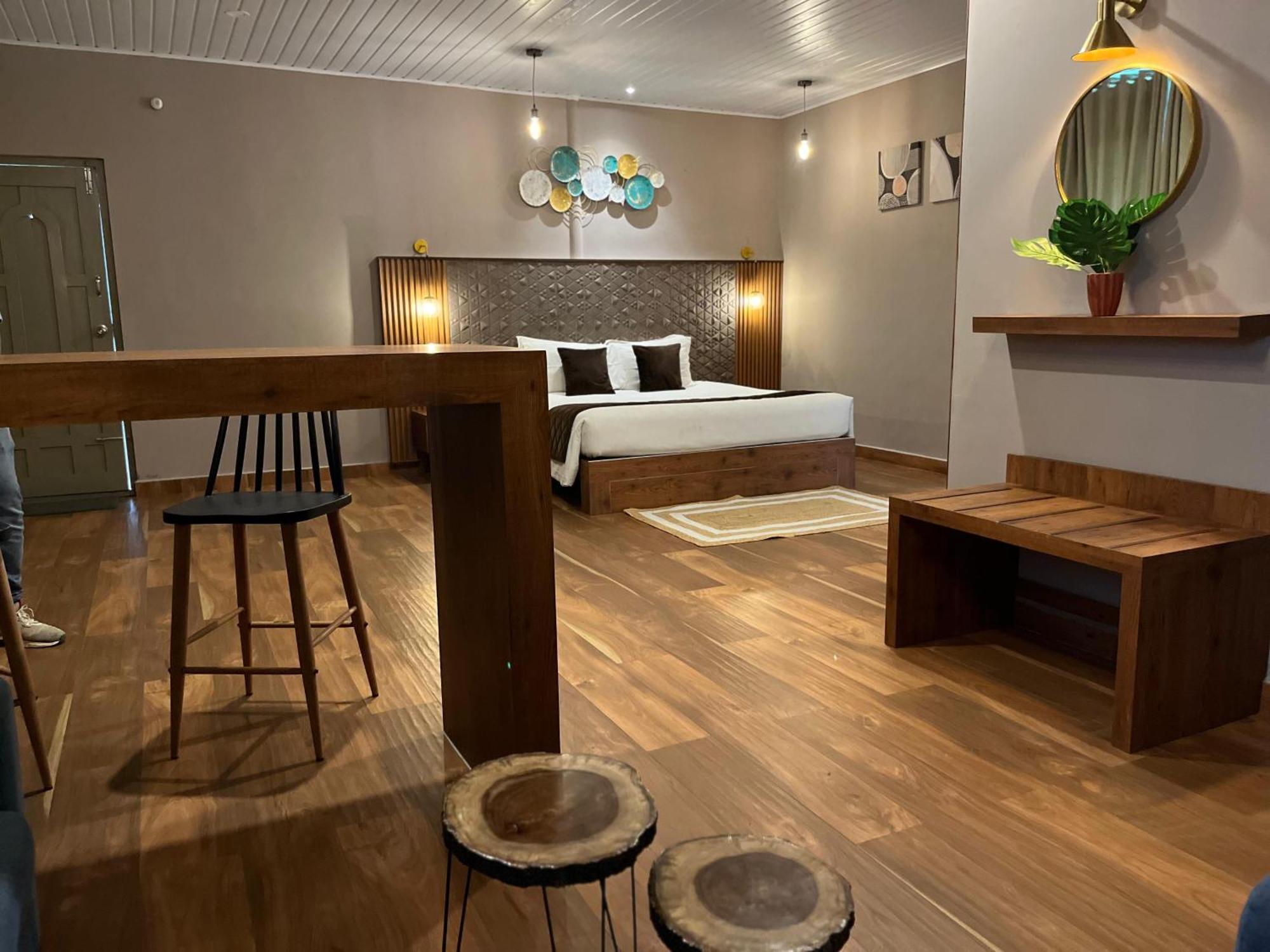 Misty Courtyard Resort Chinnakanal Zewnętrze zdjęcie