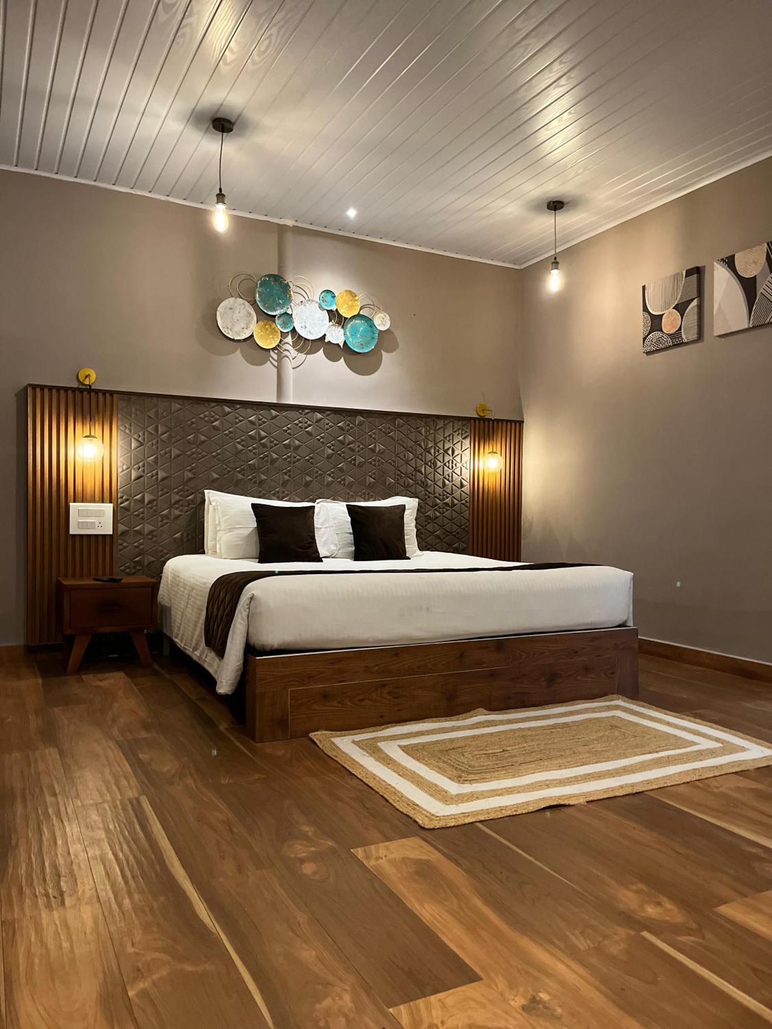 Misty Courtyard Resort Chinnakanal Zewnętrze zdjęcie