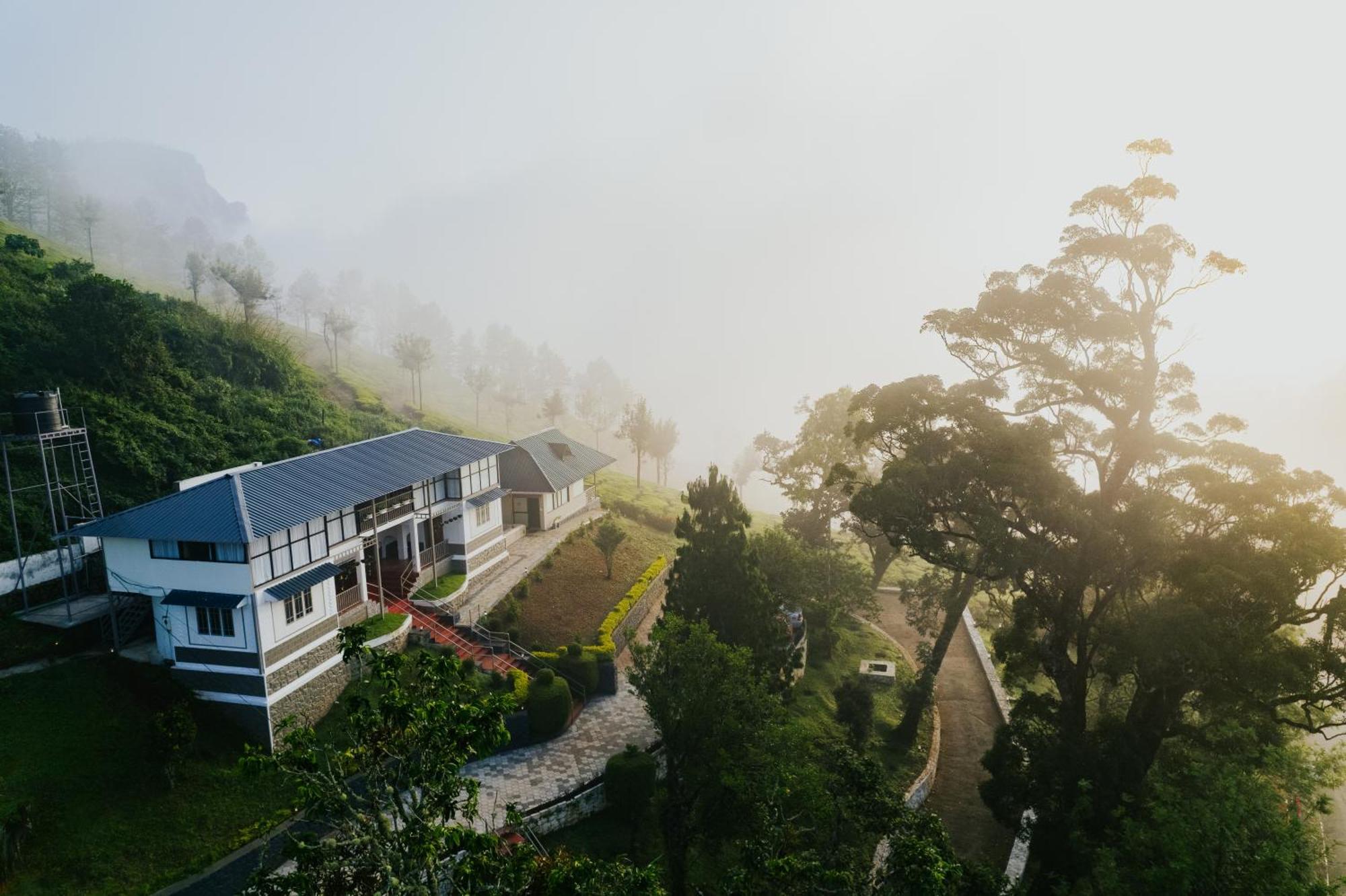 Misty Courtyard Resort Chinnakanal Zewnętrze zdjęcie